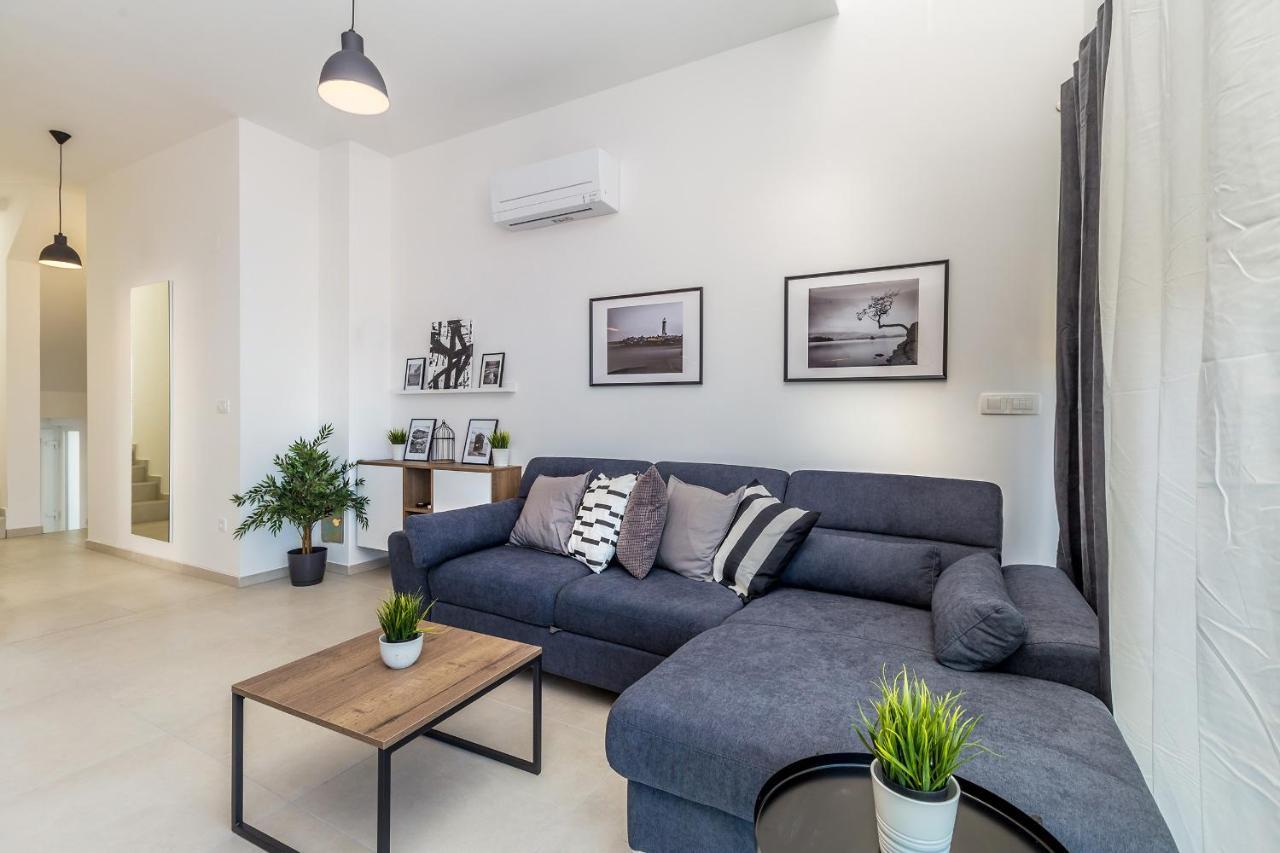Apartments Solis Lacus Penthouse Njivice Buitenkant foto