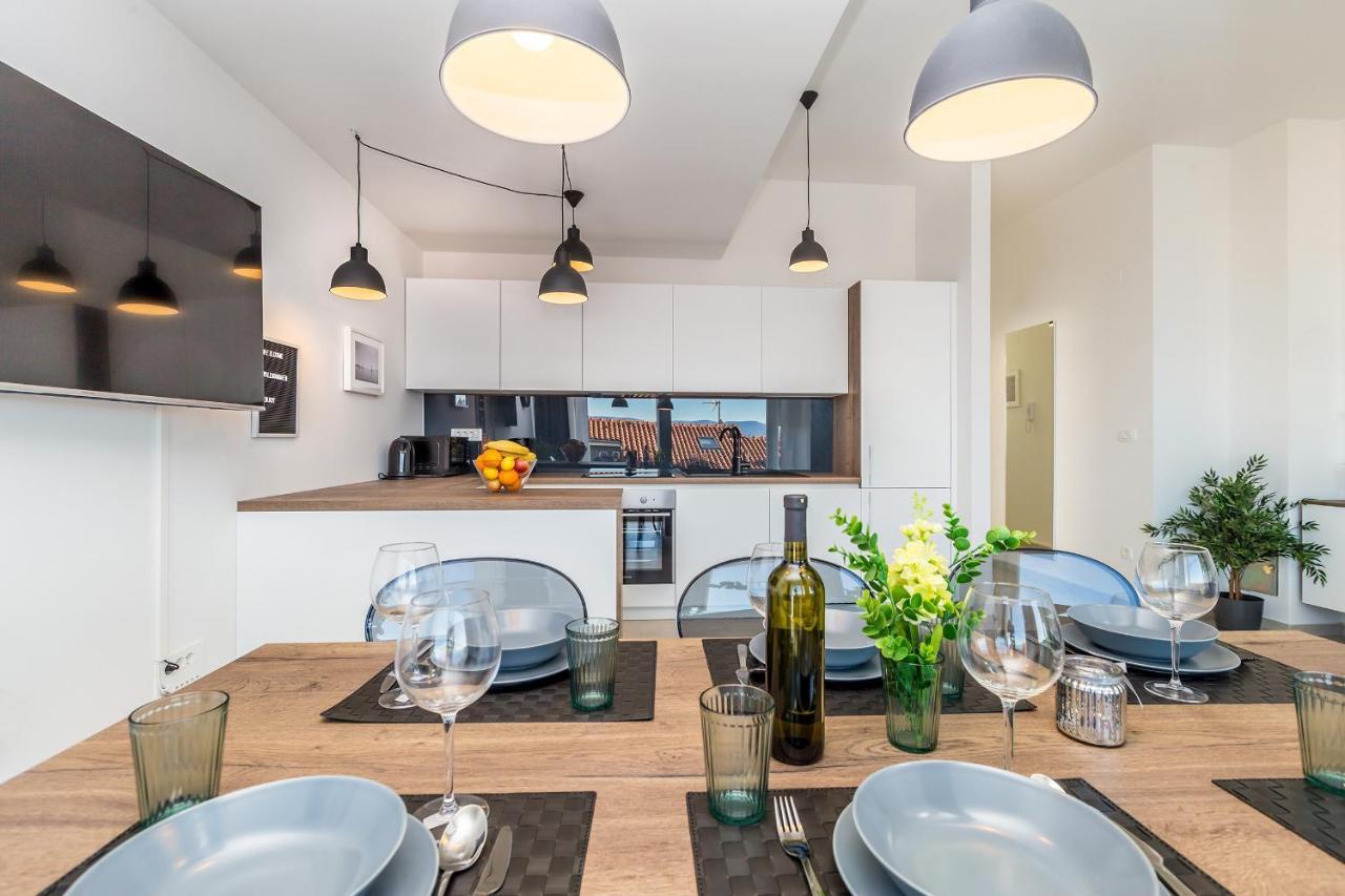 Apartments Solis Lacus Penthouse Njivice Buitenkant foto