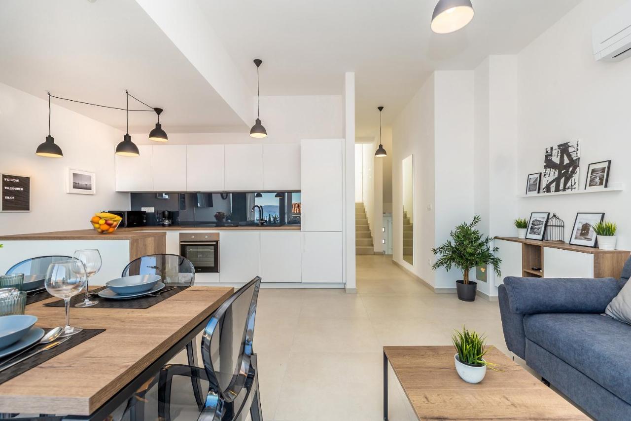 Apartments Solis Lacus Penthouse Njivice Buitenkant foto
