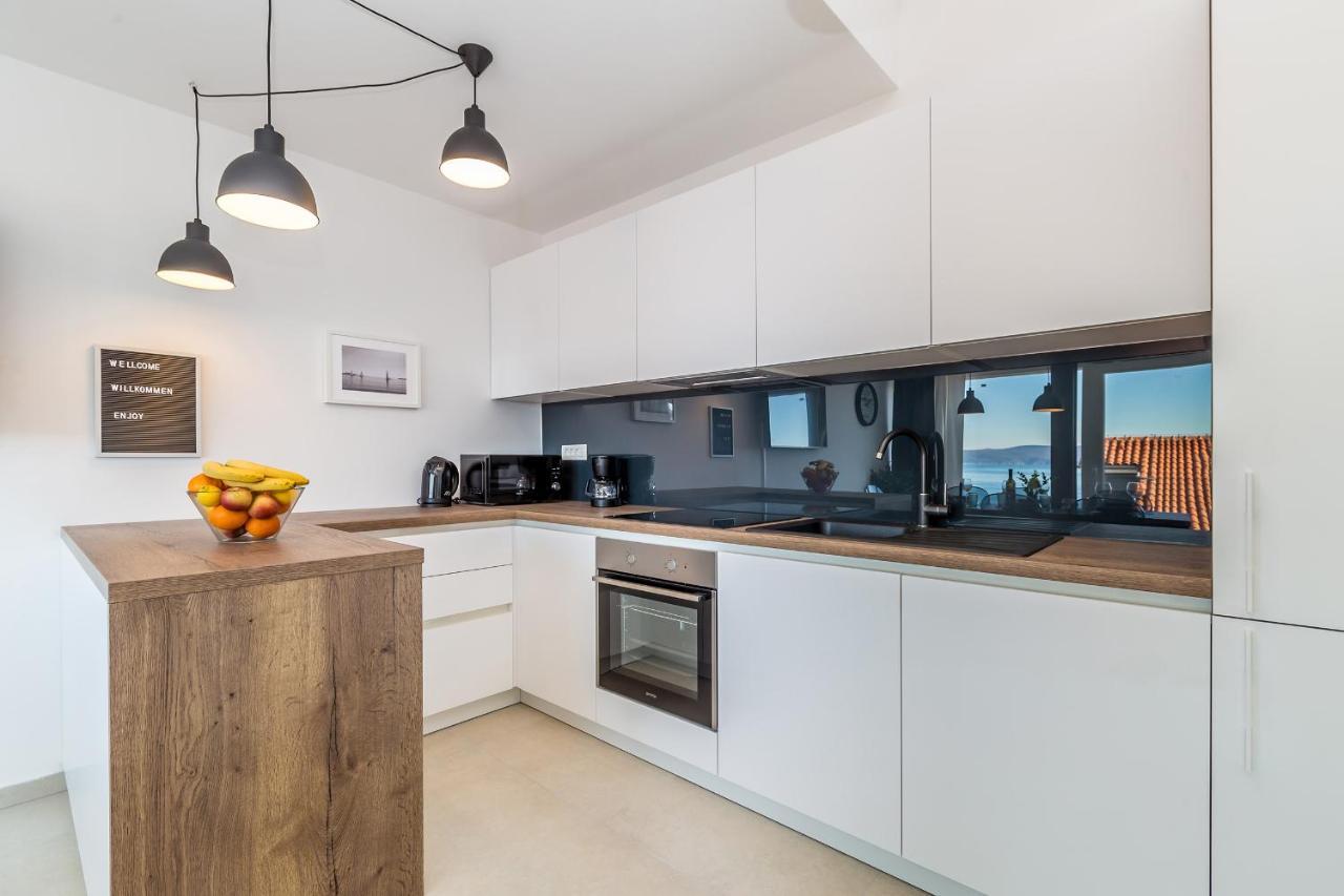 Apartments Solis Lacus Penthouse Njivice Buitenkant foto