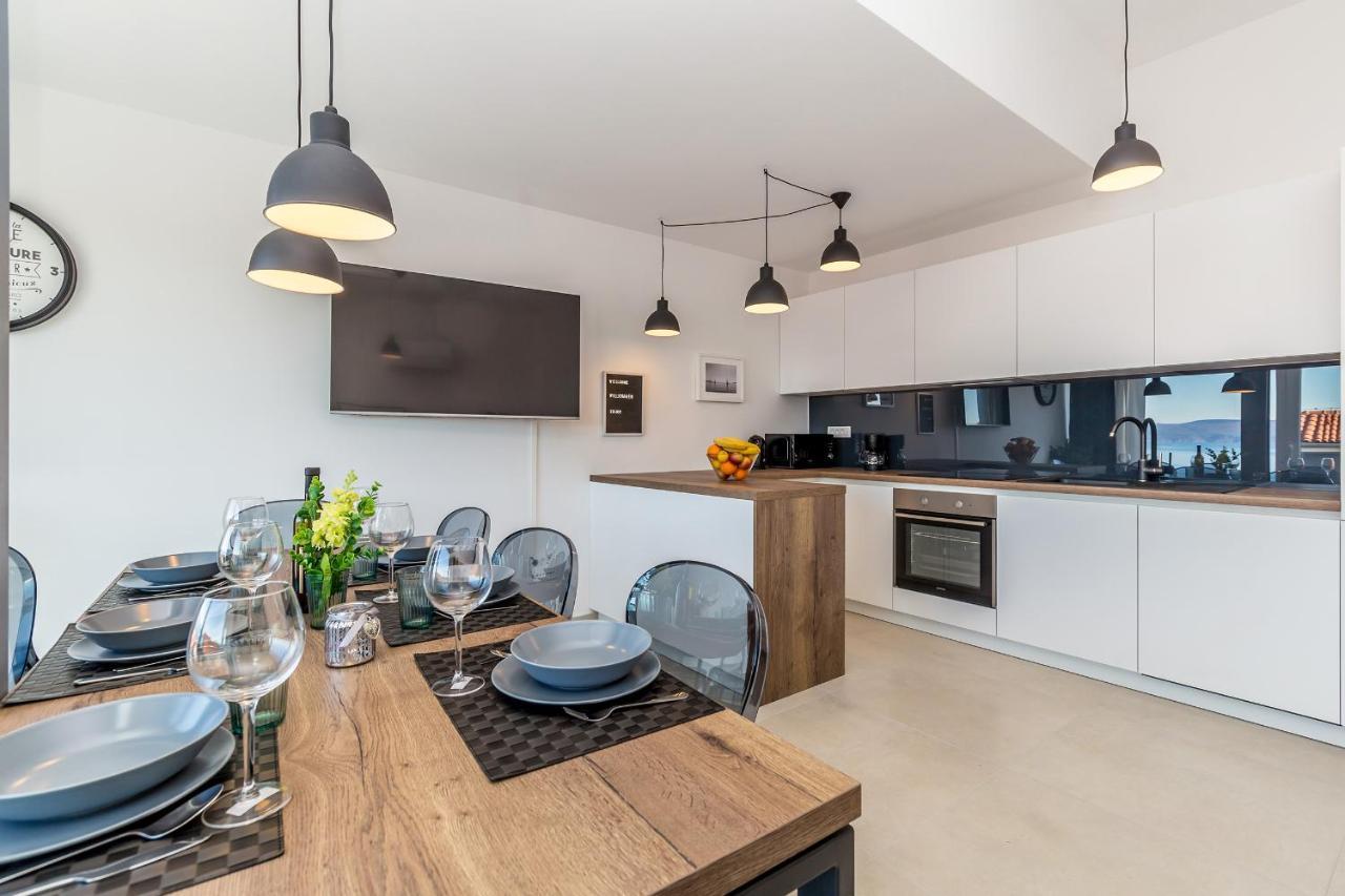 Apartments Solis Lacus Penthouse Njivice Buitenkant foto