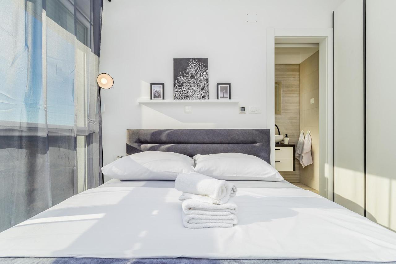Apartments Solis Lacus Penthouse Njivice Buitenkant foto